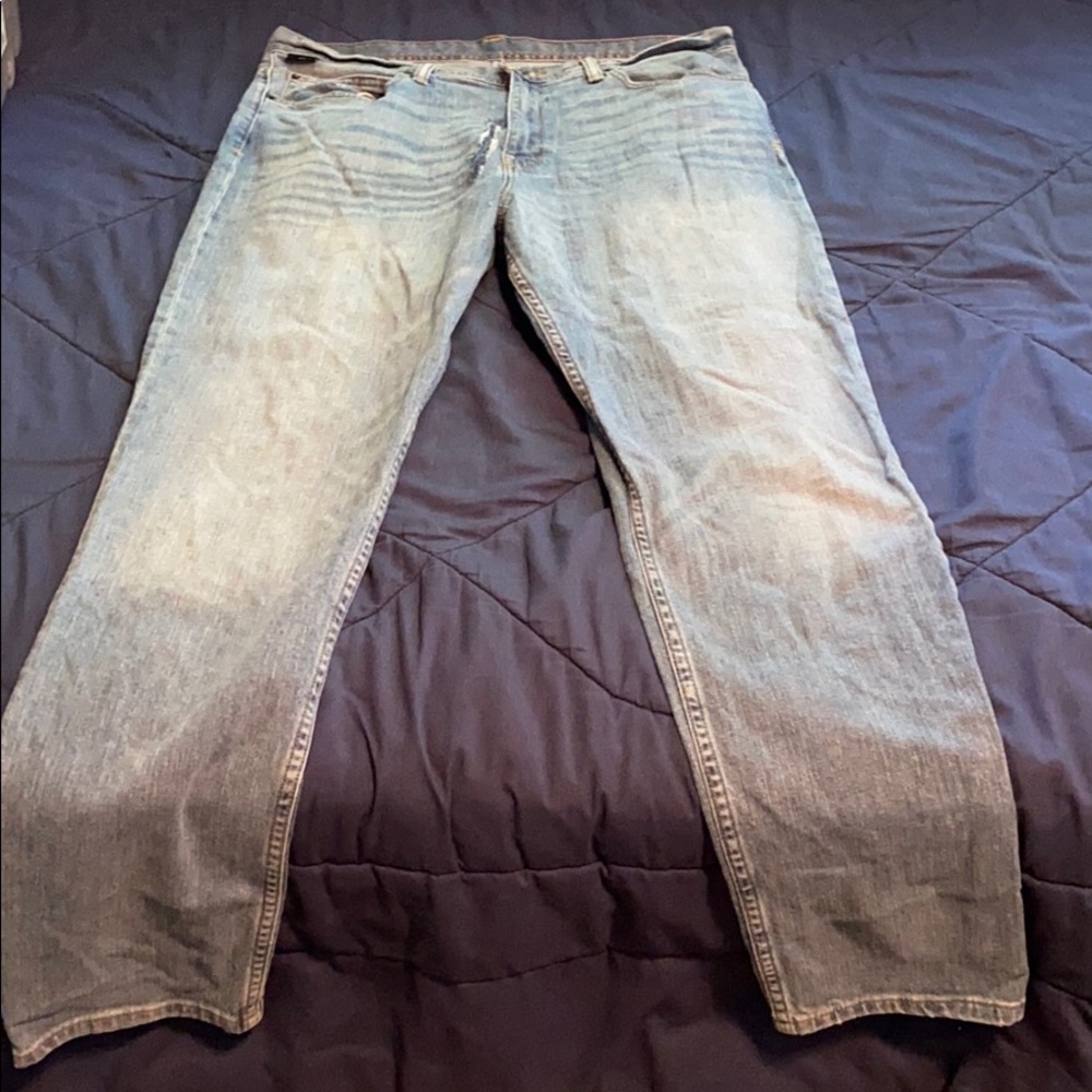 BDG Jeans with rip